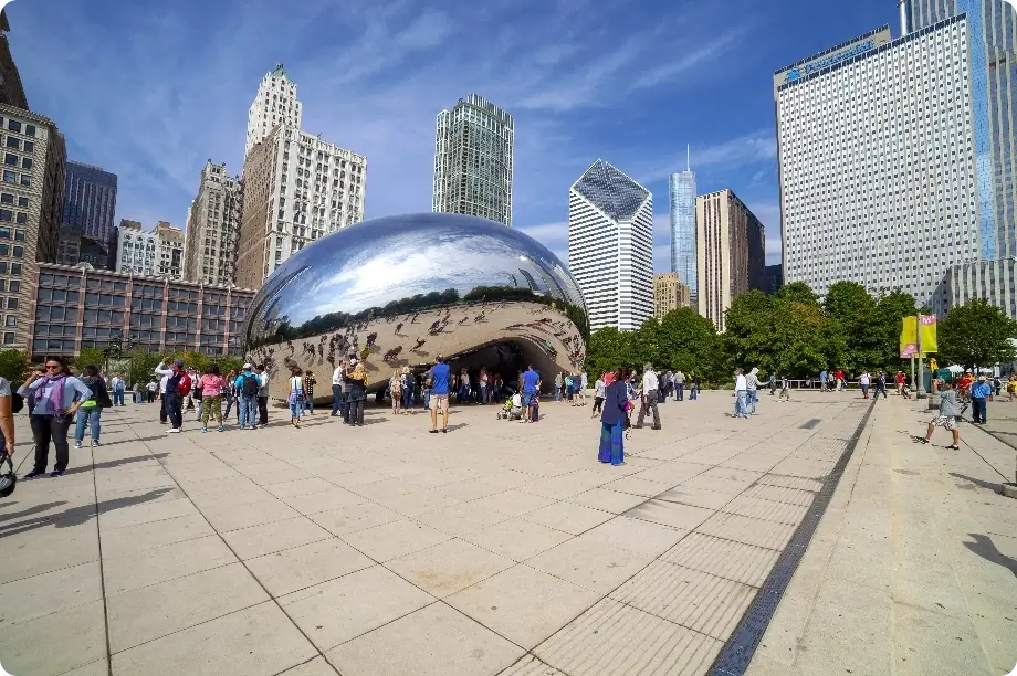 chicago mirrored sculpture popularly known as bean cloud gate by anish kapoor